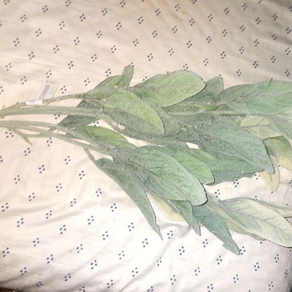 ๐ฟ NWT spring bush Faux Greenery from Michael's - Picture 1 of 7